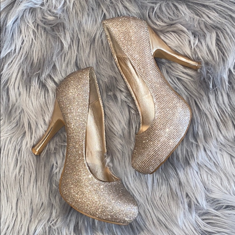 SALE ‼️Cute heels 👠